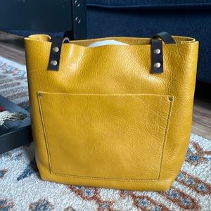 Brand new Portland Leather Goods Medium Classic Tote in Starfruit